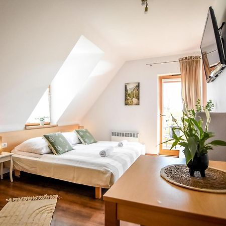 Aparteo Apartament Stojakowka コシチェリスコ エクステリア 写真